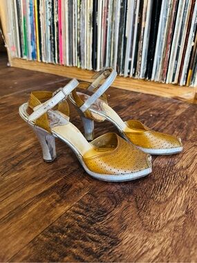 1950s VTG Italian pumps (yellow)